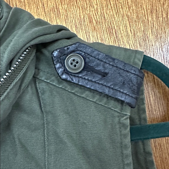 BDG Dark Green Sleeveless utility Vest - Picture 6 of 6